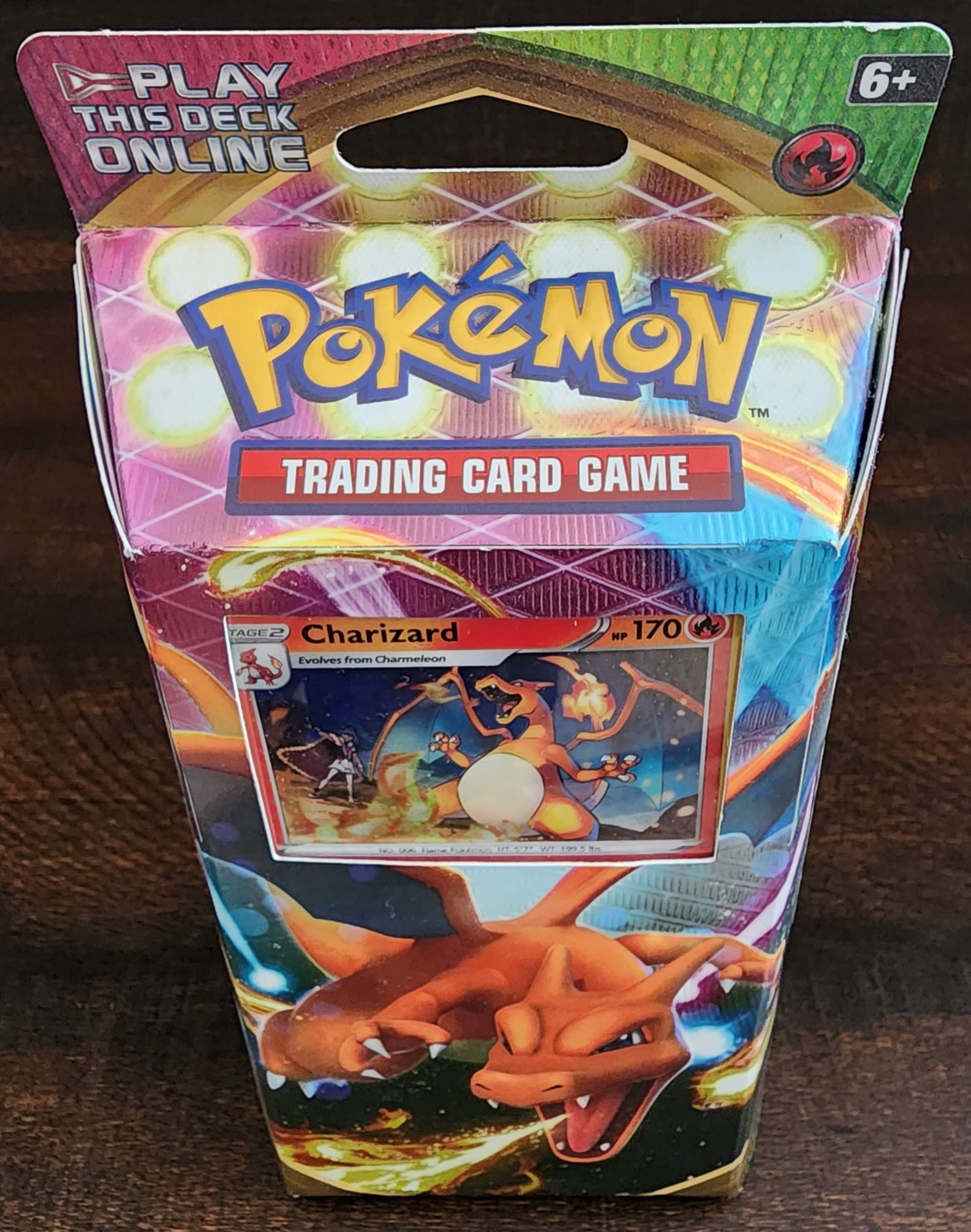 Pokémon TCG: Sword & Shield-Vivid Voltage Charizard Theme Deck