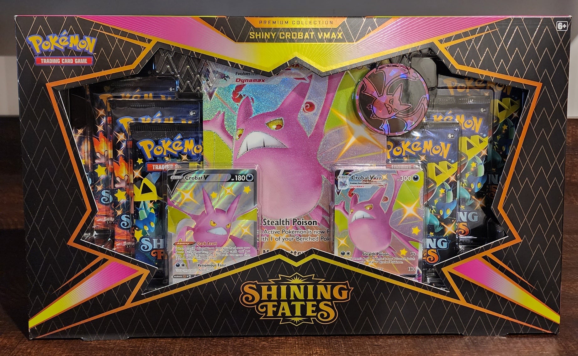 Pokémon TCG: Shining Fates Premium Collection (Shiny Crobat VMAX 